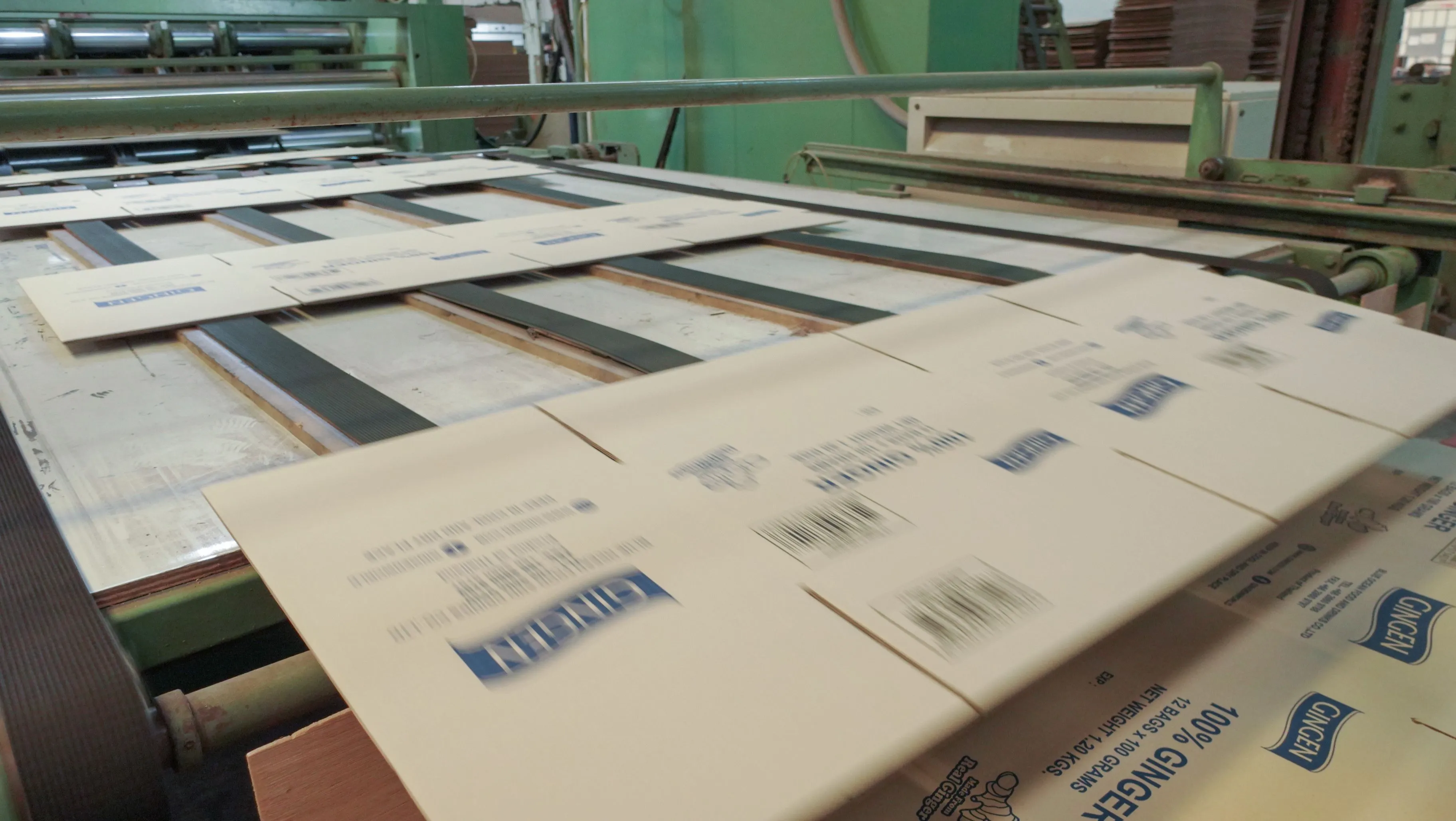 ยูนิเวอร์แซล แพคเกจจิ้ง - โรงงานผลิตกล่องกระดาษลูกฟูก กล่องฝาเกย กล่องไดคัท ทุกรูปแบบ